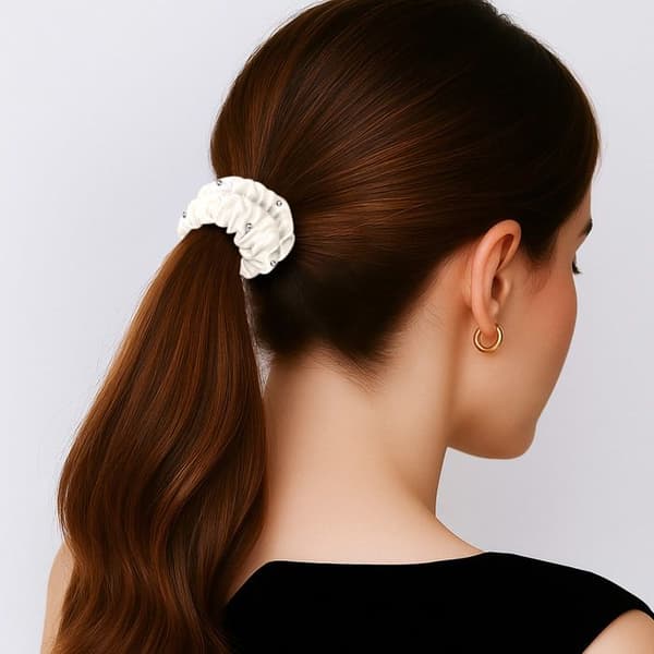 Chouchou - AVIZAR - Klassisk - Satin Plissé - Diamant Chic - Vit Vit