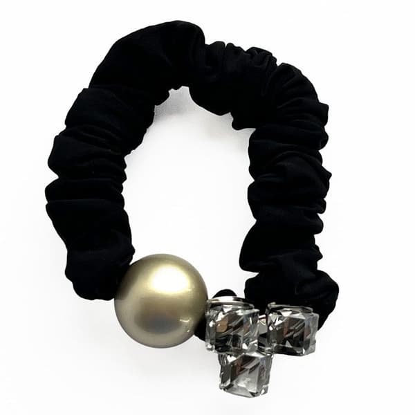 Chouchou Klassisk - AVIZAR - Satin Sort - Krystaller - Gylden Perle - Sofistikeret Svart