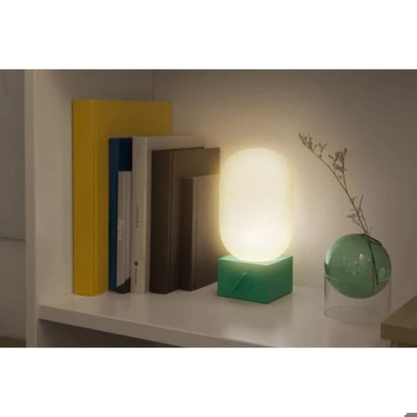 Kannettava POP Light IPX4 -sarjan lamppu USB-C-ulkoisella akulla ja Native Union -kaapelilla, vihreä Grön