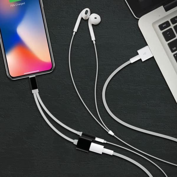 Audio- og opladeradapter - Hvid - Jack 3.5mm - Lightning - Kompakt - Optimal lyd