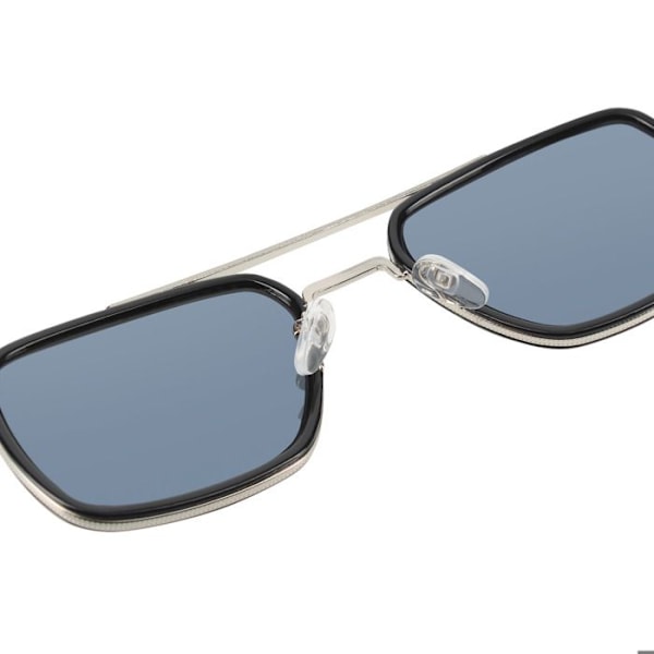 Aviator solglasögon CV2702 med UV400 färgade linser svart / silver Svart