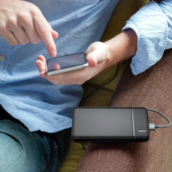 10 000 mAh:n vara-akku 2 USB 2.4A -lähdöt Kompakti ja kevyt Maxlife Black