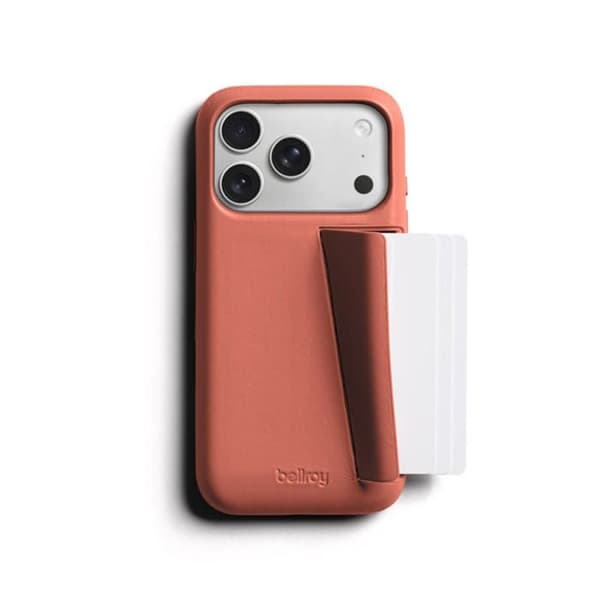 Skal för iPhone 18 Pro / iPhone 17 Pro i läder, Serie 3 kort med stöd, Bellroy Brun brun