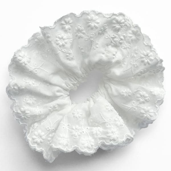 Chouchou - AVIZAR - Kklassisk - Broderad Tyg - Vit - Vår Elegans Vit