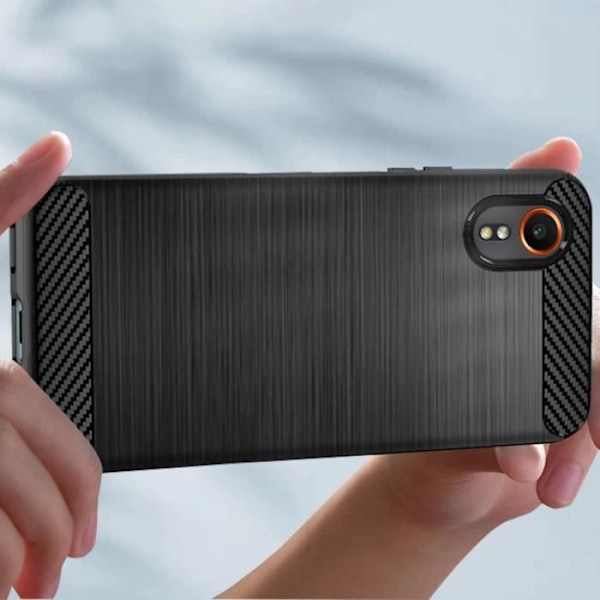 Fodral till Samsung Galaxy Xcover 7 - AVIZAR - Carbon and Brushed Black Effect - Halvstyvt fodral Svart