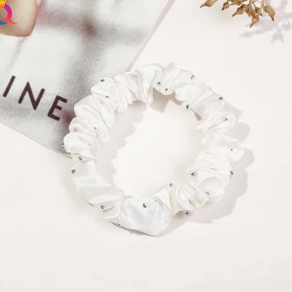 Chouchou - AVIZAR - Klassisk - Satin Plissé - Diamant Chic - Vit Vit