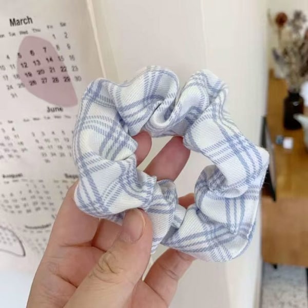 Minimalistinen Valkoinen/ Musta Ruudullinen Flanellihiusleninki Vit