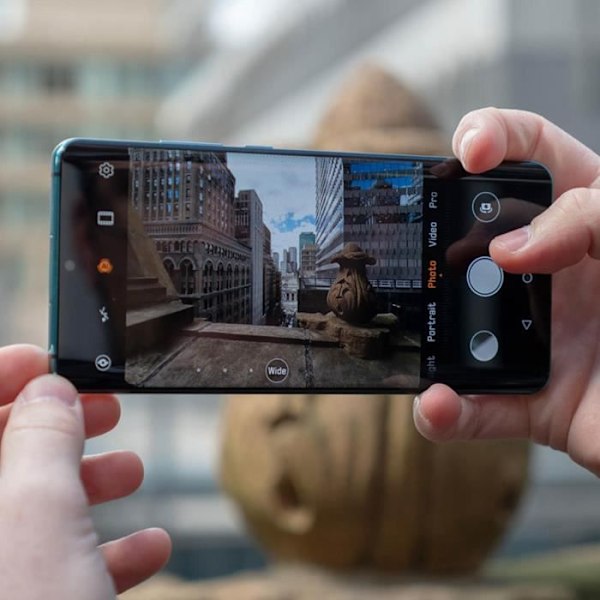 Takakamera - Huawei - P30 Pro - Kolmoiskamera - Yhteensopiva - Integroitu kaapeli Svart