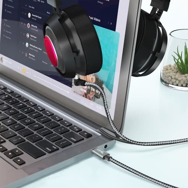 USB-C-kabel til 3,5 mm-stik 4-benet han-vinklet nylon-stik 1,5 m LinQ Sort