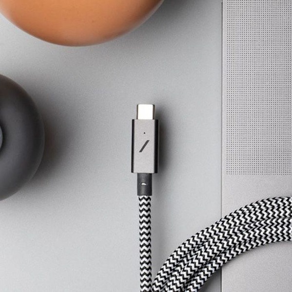 USB-C till USB-C 240W Power Delivery 2,4m Ultra-Hållbart Flätad Native Union Vit / Svart