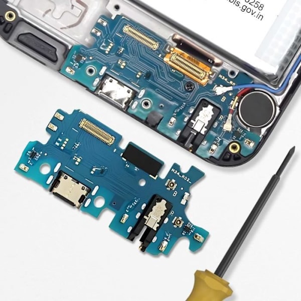 Samsung Galaxy M34 USB-C -latausliitin mikrofonilla ja mustalla pistokkeella Svart