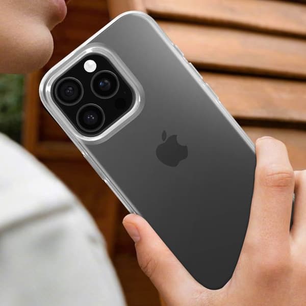Coque til iPhone 16 Pro - Mayaxess - Blødt Silikone - Transparent - Let Design Transparent