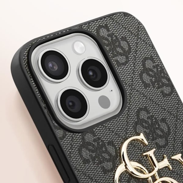 iPhone 15 Pro - Tarkat Leikkaukset ja Kohotetut Reunat Guess Musta