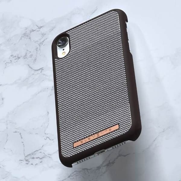 Telefonfodral - NORDIC ELEMENTS - Idun - iPhone XR - Mörkbrun - Silkeslen finish Mörkbrun