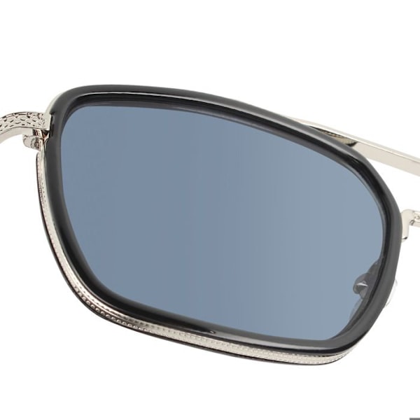 Aviator solglasögon CV2702 med UV400 färgade linser svart / silver Svart