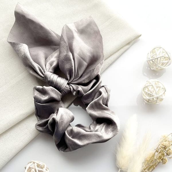 Chouchou - AVIZAR - Korte tørklæde - Satin - Elegant - Grå Grå