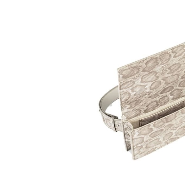 Sac Banane Modell Signatur Tryckt Pythonskinn med Justerbar Axelrem IDEAL OF SWEDEN Beige Grå