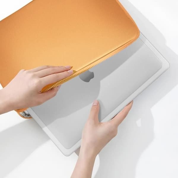 Skydd för MacBook Air 13 - INCAS - Edge - Hårdför - Transparent - Halkskyddande Transparent