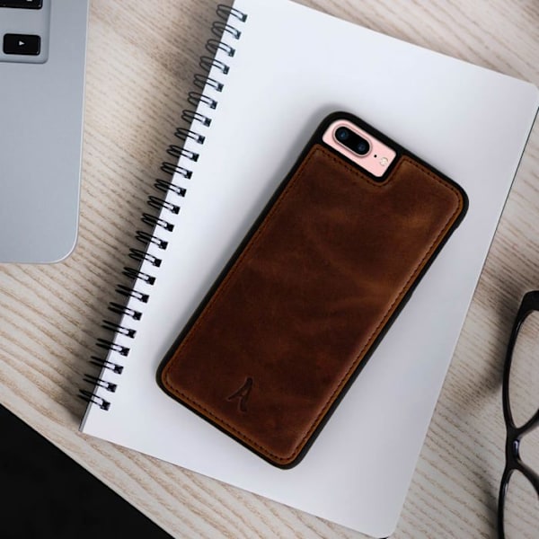Coque iPhone 8+, 7+, 6+, 6S+ Hårdskydd Äkta Läder Akashi Brun kastanj