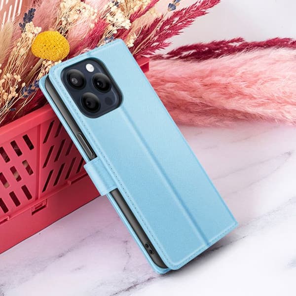 Pungetui - ZANAÉ - iPhone 15 Pro - Lys blå - Videostøtte - Magnetisk flap Blå