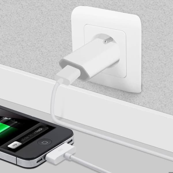 USB-A 1A vægoplader med Apple 30-stifter kabel til USB-A 1m Hvid Vit