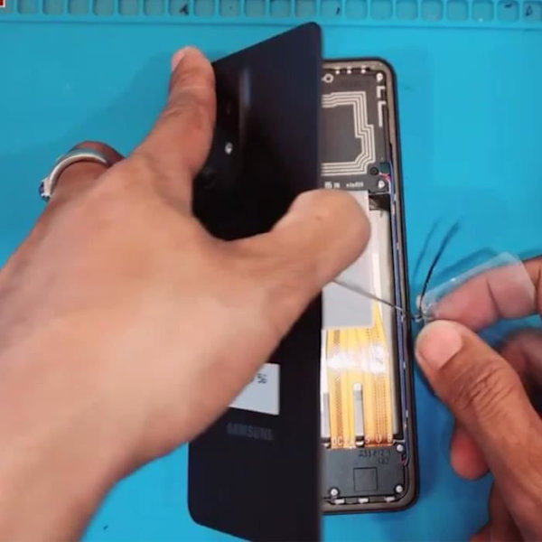 Samsung Galaxy A33 5G battericover Originalt Samsung bagpå front sort