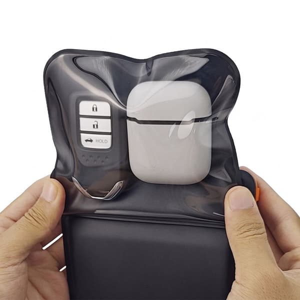 Vandtæt IPX8 Flydende Pouch til Smartphones op til 7.5 Tommer Sort Svart