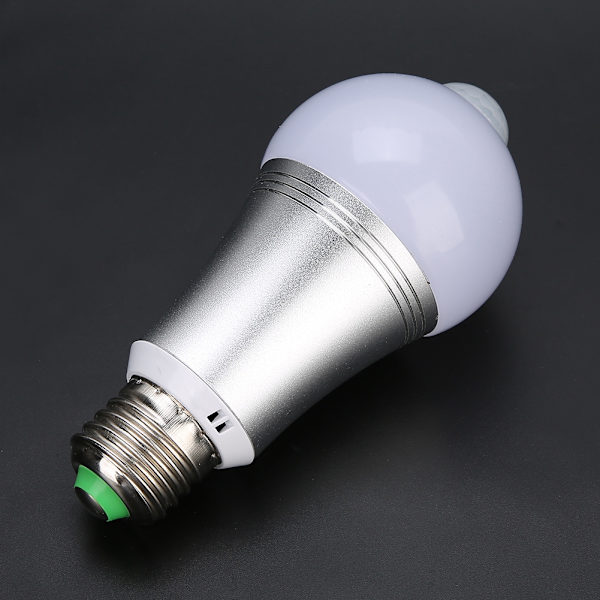 E27 7W Human Body Induction Bulb Light LED Motion Sensor Light för Hem Trapp Användning AC85-265V Vit