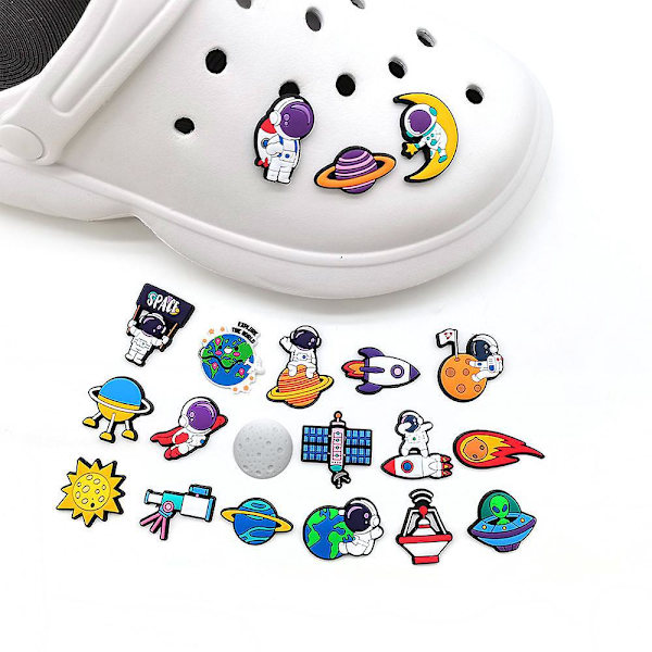 Sarjakuva Astronaut- set – 20 osaa tee-se-itse-koristeluun, juhliin ja rei'itetyihin kenkiin