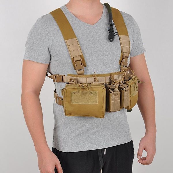 Multifunksjonell taktisk vest for militær ridetrening