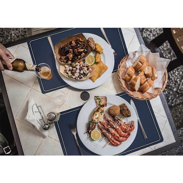 Marinblå Placemats för Matbord Set om 6, Vattentäta Torkbara PU Läder Bordstabletter Inomhus, Tvättbara Köksbordsunderlägg för Påsk Thanksgiving C