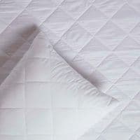 HOMESCAPES Quilted Mattress Protector, Single White White 90 x 190 cm