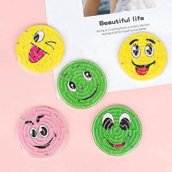 Sett med 5 små labyrinter i forskjellige former og farger, med morsomme Emoji-bakgrunnsmønstre - Medium størrelse: Omtrent 6 cm