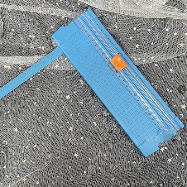 Papperskärare Liten Mini Fällbar Genomskinlig Skala Gratfri Kolstål Skärning Scrapbook Papper Trimmer Blå