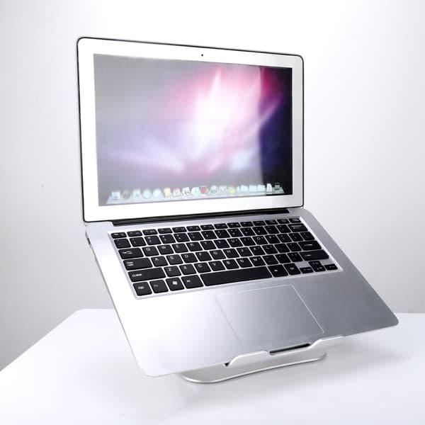 Halkfritt laptopställ i aluminiumlegering, justerbart för 11-17 tums bärbara datorer