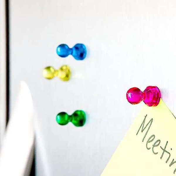 Erilaisia akryylisia neulamagneetteja, värikkäitä kynsimaagneetteja, täydellisiä jääkaappiin, valko- tai liitutaulumaagneetteja, värikkäitä magneettisia luokkatarvikkeita opettajille