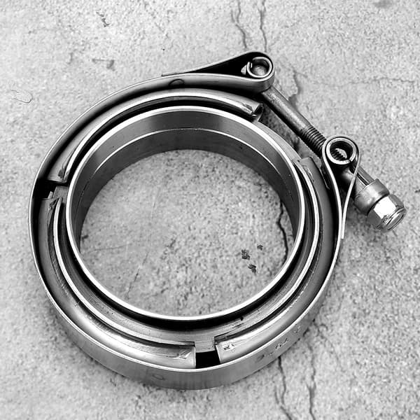 2,75 tommers Turbo Eksos Down Pipe Rustfritt Stål V Bånd Klemme 2 stk Flenssett