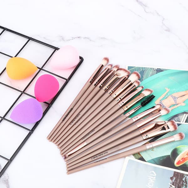 Blød hår øjenmakeupbørste concealer kosmetikbørste blusher pudderkvast sæt champagne guld