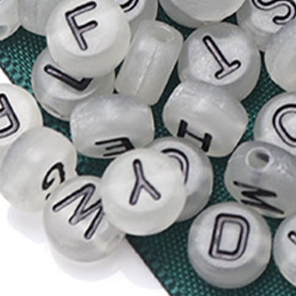 600 stk. farvede akrylperler, lysende stjerne- og måneformede DIY-tilbehør til armbånd, halskæder, øreringe