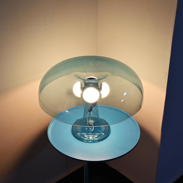 Oppgrader rommet ditt med den elegante retro sopplampen i grønt