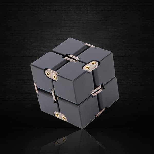 Handhållna Fidget-leksaker i aluminiumlegering Infinity Desk Magic Cube Stressavlastande leksak Svart