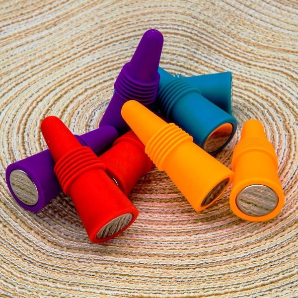 Sett med 8 gjenbrukbare silikonvinstoppere med korkhåndtak - assorterte farger