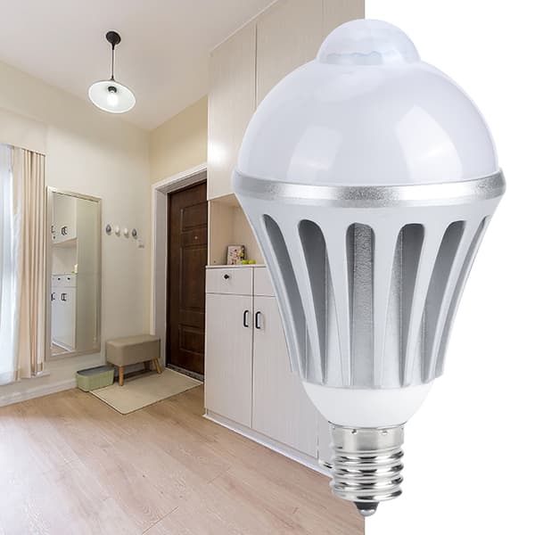 E17 AC85‑265V 9W LED-pære med bevægelsessensor til soveværelse og gang