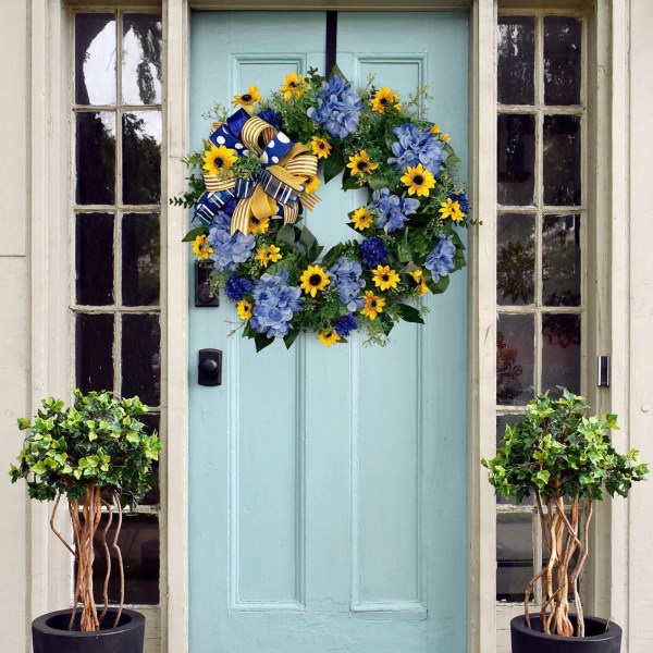 Blå og gule kranser, blomsterkrans, inngangsdør