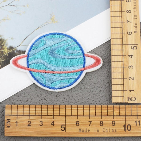 27 st Stryk på Märken Solsystem Applikationer Stickers Broderade Rymdplaneter Märken Applikationskit för Kläder, Jackor, Ryggsäckar, Jeans
