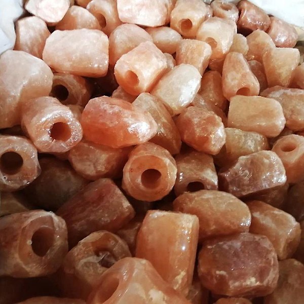 1 stk Naturlig Himalaya Saltlampe (1-2 kg, referansedimensjon: 8 cm i diameter, 15 cm i høyde)