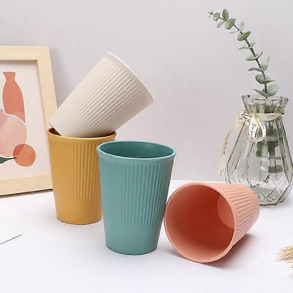 4 st Plastglas, Okrossbara Hälsosamma Polypropenglas för Vuxna och Barn, Set med 4 Färger, Multifunktionella, Mikrovågsugns- och Diskmaskinssäkra