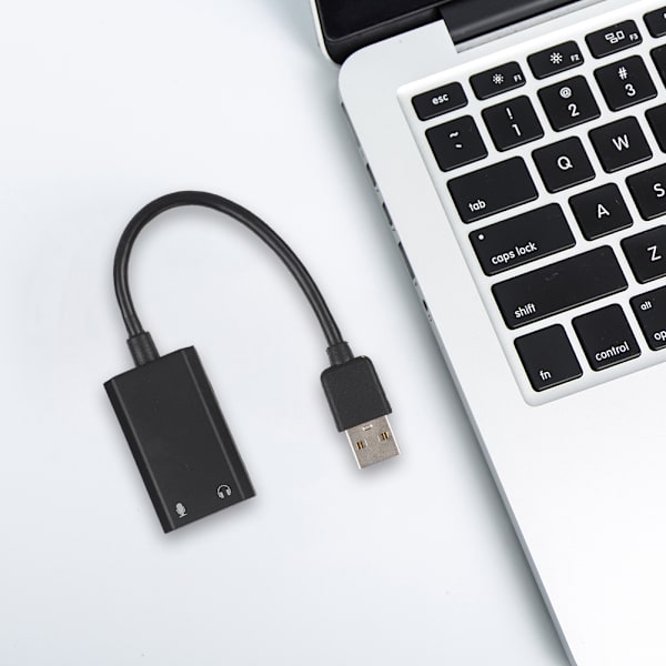 SKT2-BK USB2.0 Ulkoinen äänikortti, jossa on kuulokkeet ja mikrofoniliitäntä kannettavalle tietokoneelle