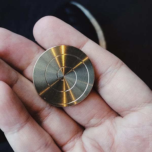 Spinning Desk Toy Metal Flowing Spiral Coin Decompression Desktop Coin