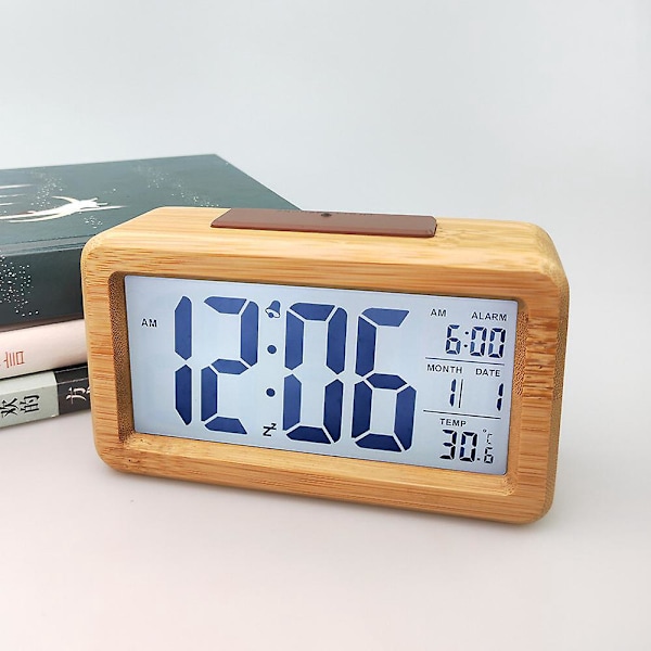 LED-väckarklocka med digital display och temperaturvisning - Stor skärm, batteridriven, justerbar ljusstyrka, snooze-funktion